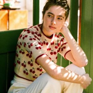 Contrasting Binding Cherry Pattern Knitted Crop Top